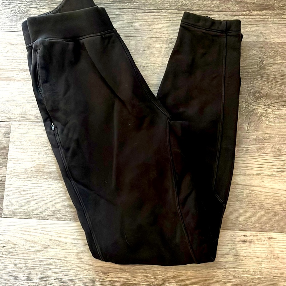 Lululemon joggers size 4
